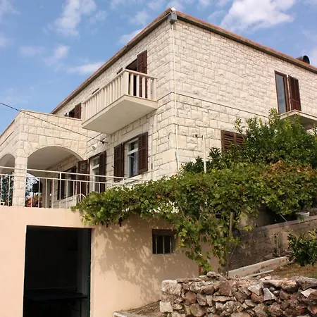 Family Friendly Seaside Sumartin, Brac - 5771 Appartement Sumartin