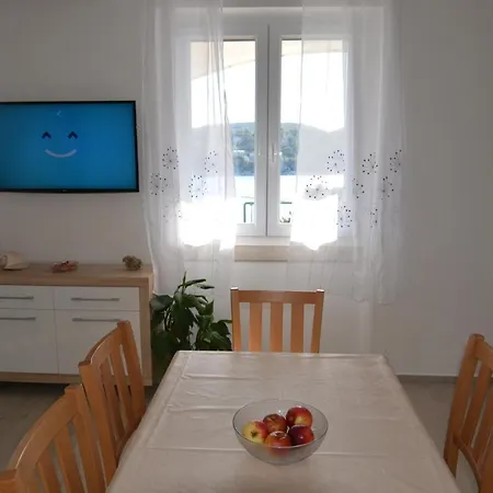Apartman Family Friendly Seaside Sumartin, Brac - 5771