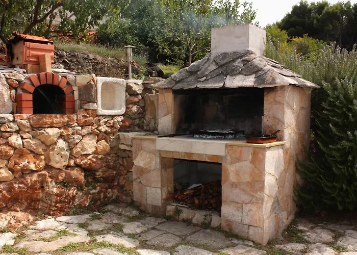 Family Friendly Seaside Sumartin, Brac - 5771 Apartamento